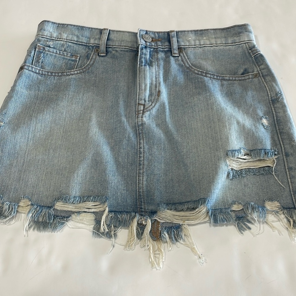 Express straight mini size 4. Jean skirt. In excellent condition.